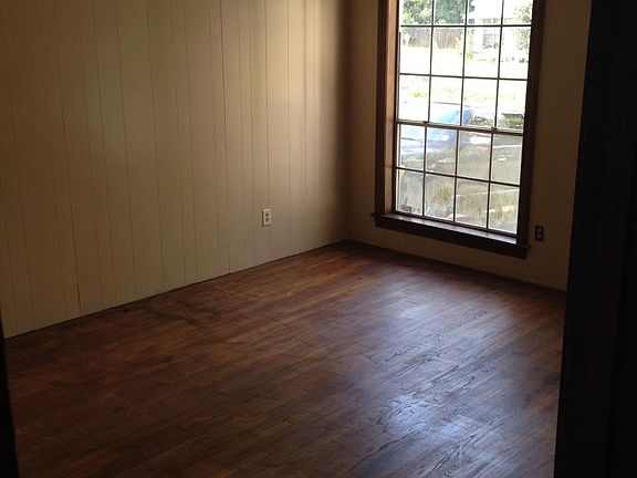 2nd image of 3107 Wagner St