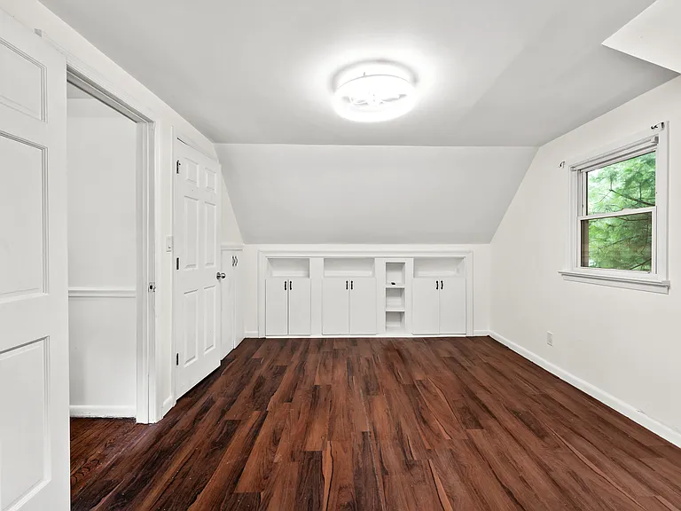 53 Oneida Ave — Photo 17