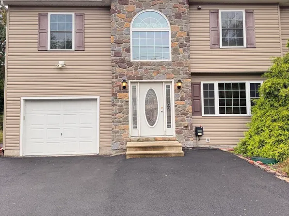 5012 Pine Ridge Rd S #14, East Stroudsburg, PA 18302