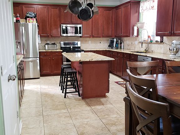 3rd image of 41 Kelsey Glen Ln