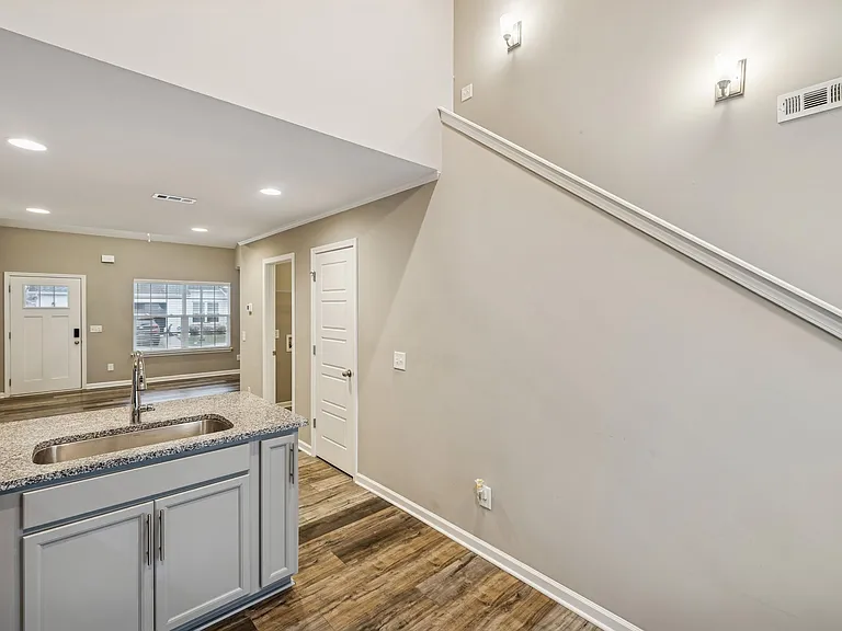 3219 Clemons Cir — Photo 13