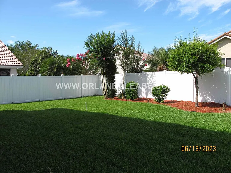 925 Torrey Pine Dr — Photo 18