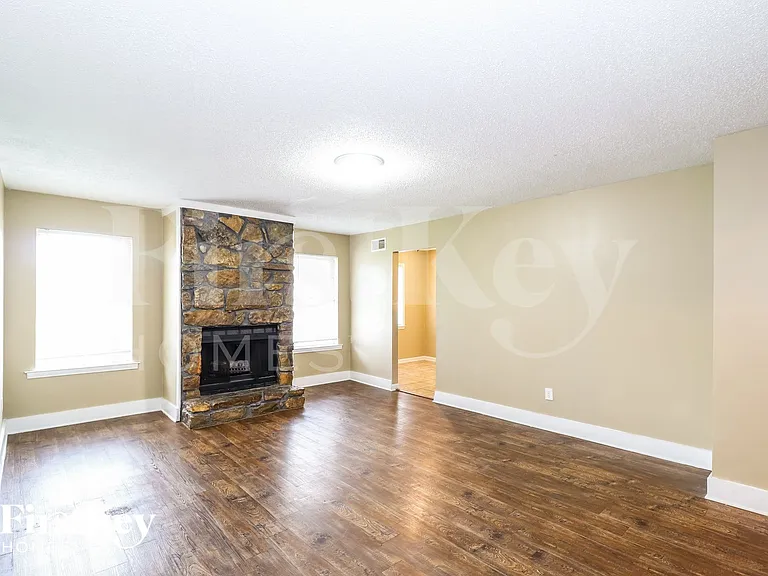 2426 Morning Vista Dr — Photo 2