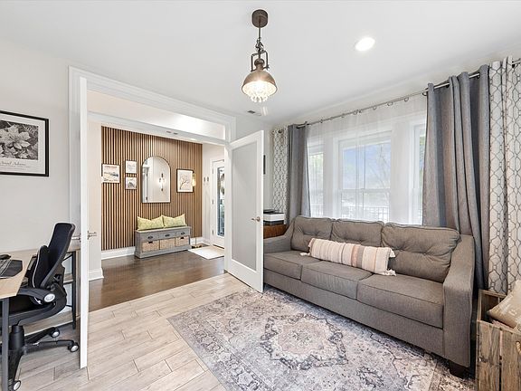 5th image of 3036 W Newport Ave
