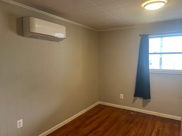 (undisclosed Address), Brunswick, MD 21716