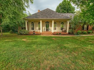 77 Cliff Rd, Russellville, AR 72802