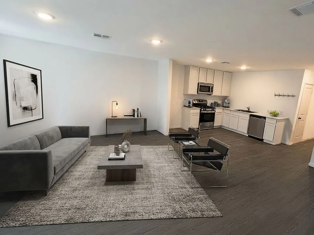 3 bed, 2.0 bath, 1692 sqft, $1,400 — Photo 4