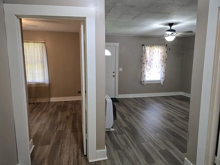 813 S Rogers St — Photo 16