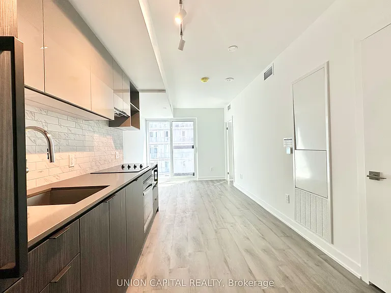 252 Church St #1110 — Photo 6
