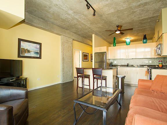 5th image of 1620 S Michigan Ave #403