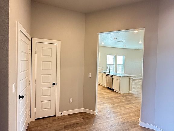 4th image of 6101 Poppy Dr