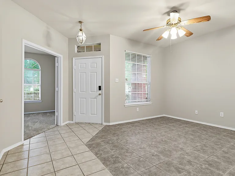 2313 Dalhart Trl — Photo 5