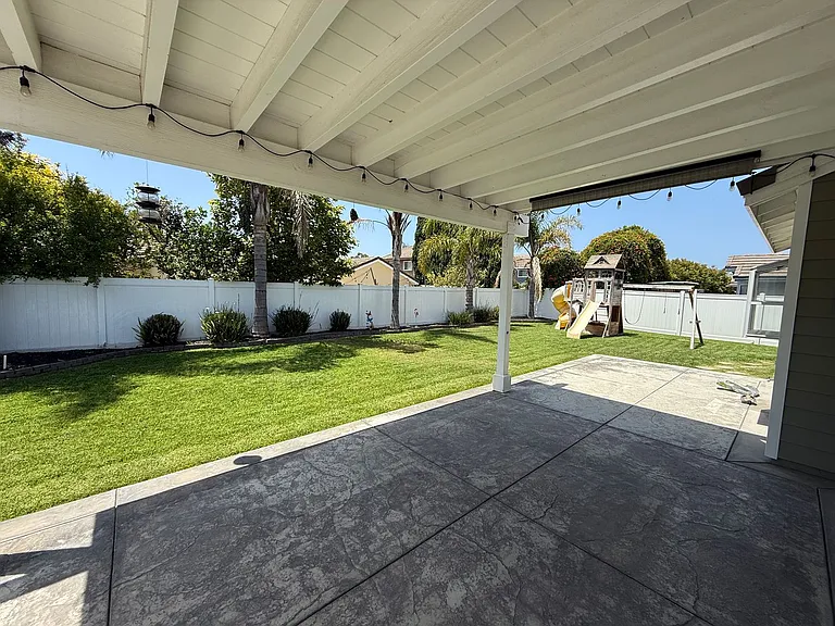 430 Carnation Pl — Photo 30