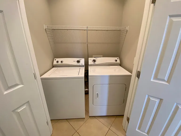 803 W Georgia St #1 — Photo 28