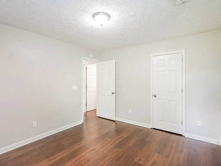 1207 Cedarbend Dr — Photo 13