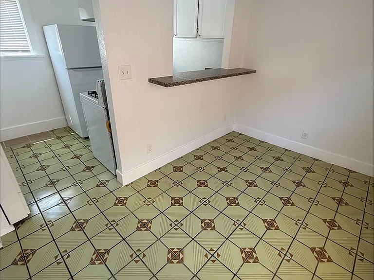 1210 Hoffman Ave — Photo 21