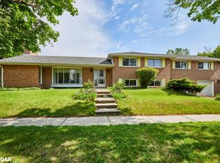 1 Goodland Gate, Toronto, ON M1S 1V4