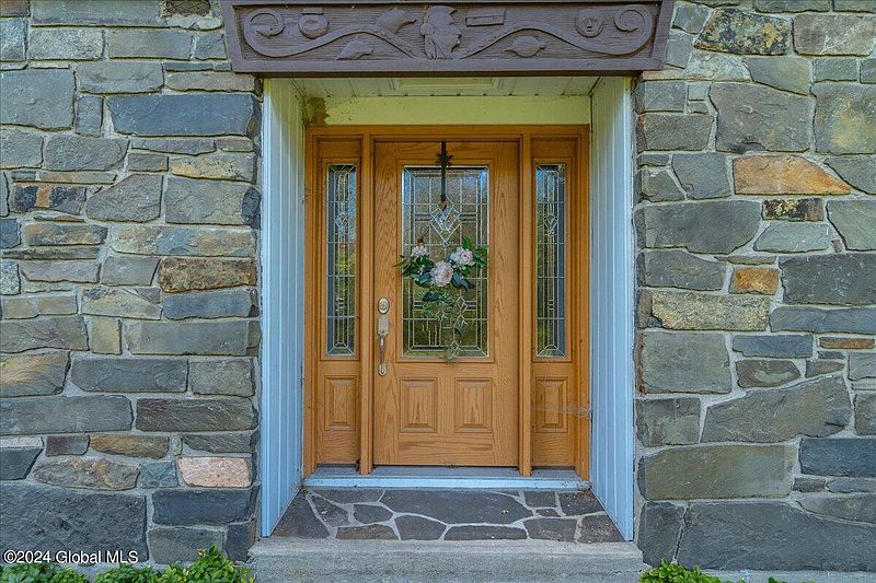 3rd image of 1189 Mohawk Road