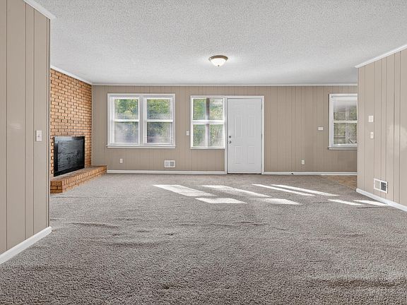 4th image of 2039 Cheltenham Ln