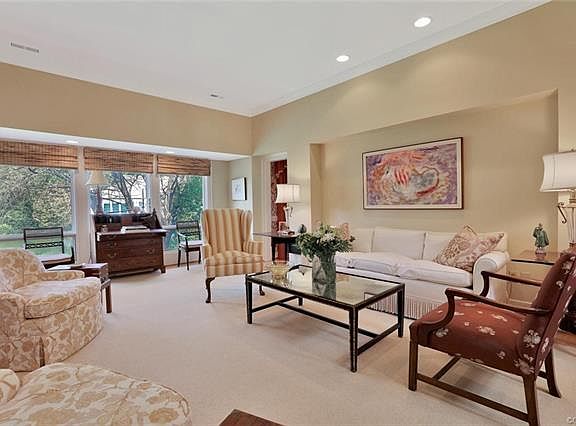 5th image of 4 Ellensview Cir