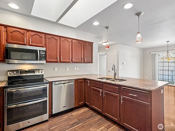 4th image of 1811 F Street SE #15