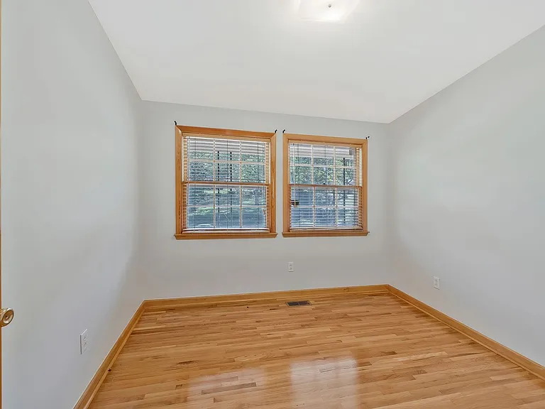 4857 Torbay Dr — Photo 27