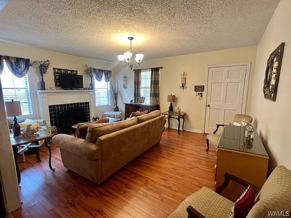 2nd image of 5015 Greenview Dr