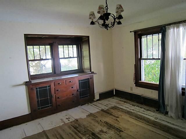 2nd image of 2234 Dana St
