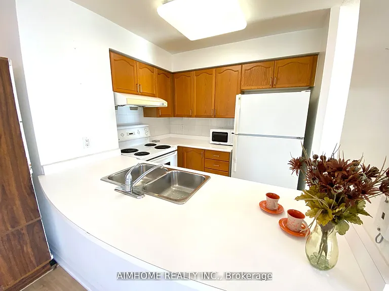 8 Hillcrest Ave #2101 — Photo 16