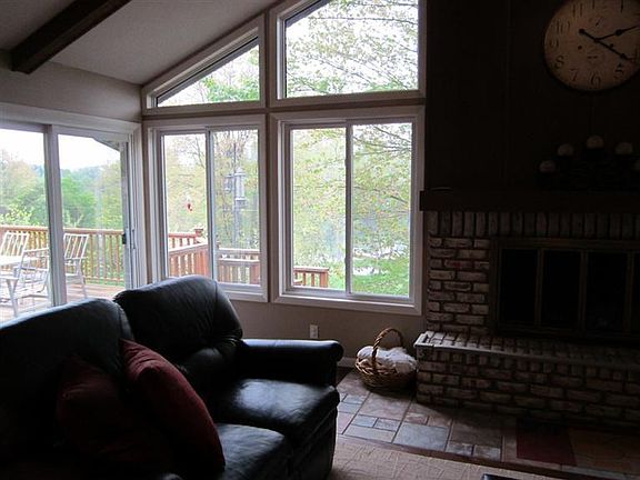 3rd image of 3996 Shorewood Dr