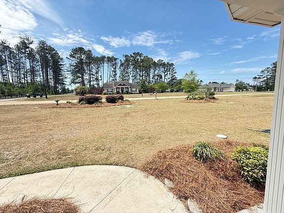2nd image of 60 Tuxedo Rd