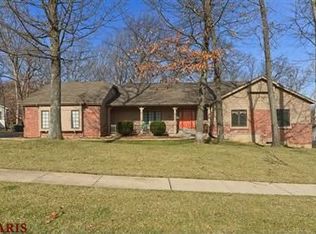 1977 Woodmoor Ridge Dr, Ballwin, MO
