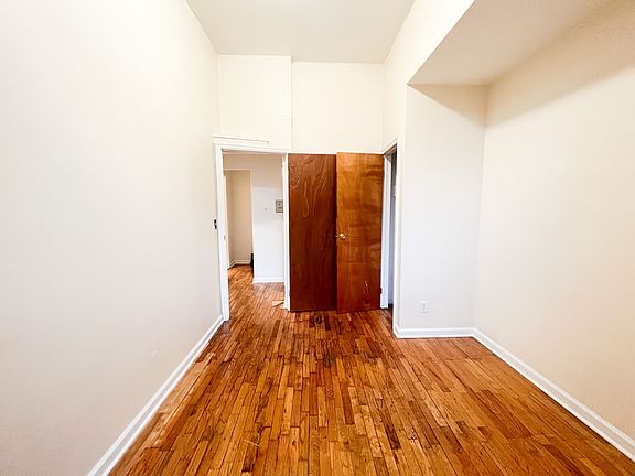 2nd image of 548 Franklin Ave APT 4