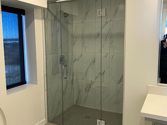 5th image of 300 4th Ave #404