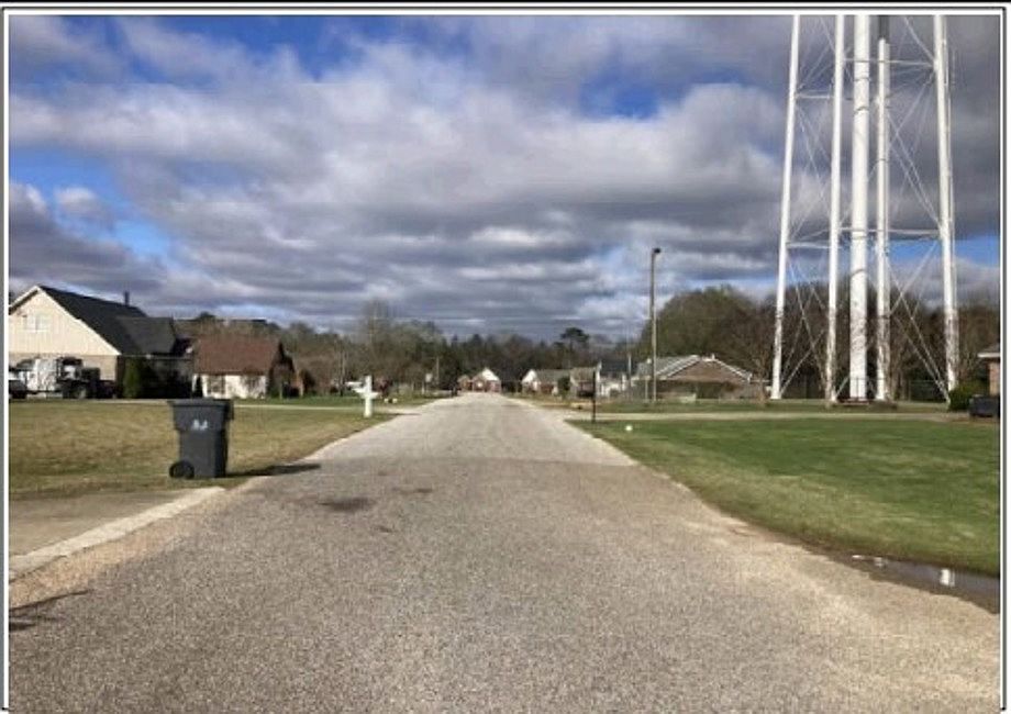 Exterior Neighborhood (street photo)