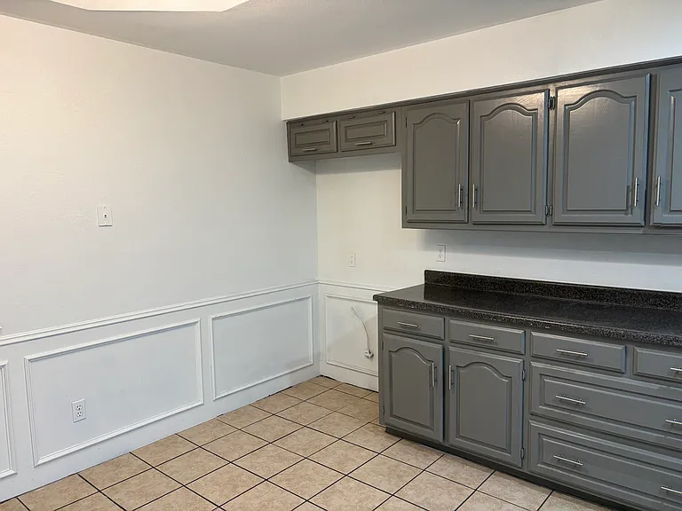 3900 San Mateo Dr — Photo 9