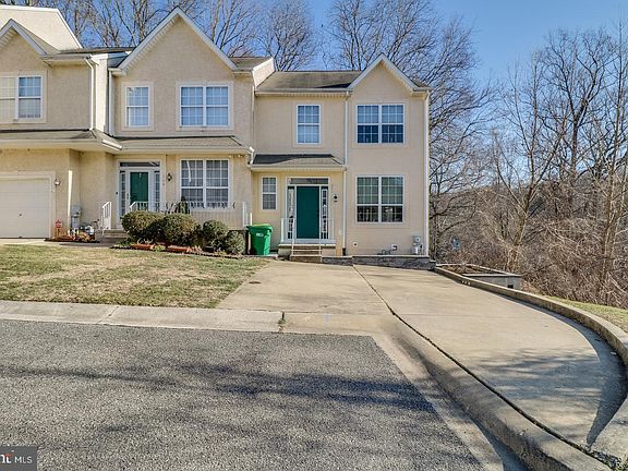 2nd image of 211 Thomas Ln S
