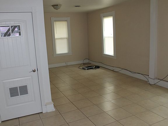 Living Room/ Dining Room