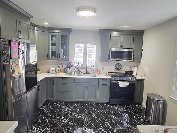 2nd image of 482-484 Parker St #9