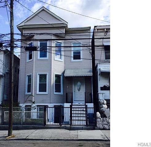 1st image of 821 E 223rd St