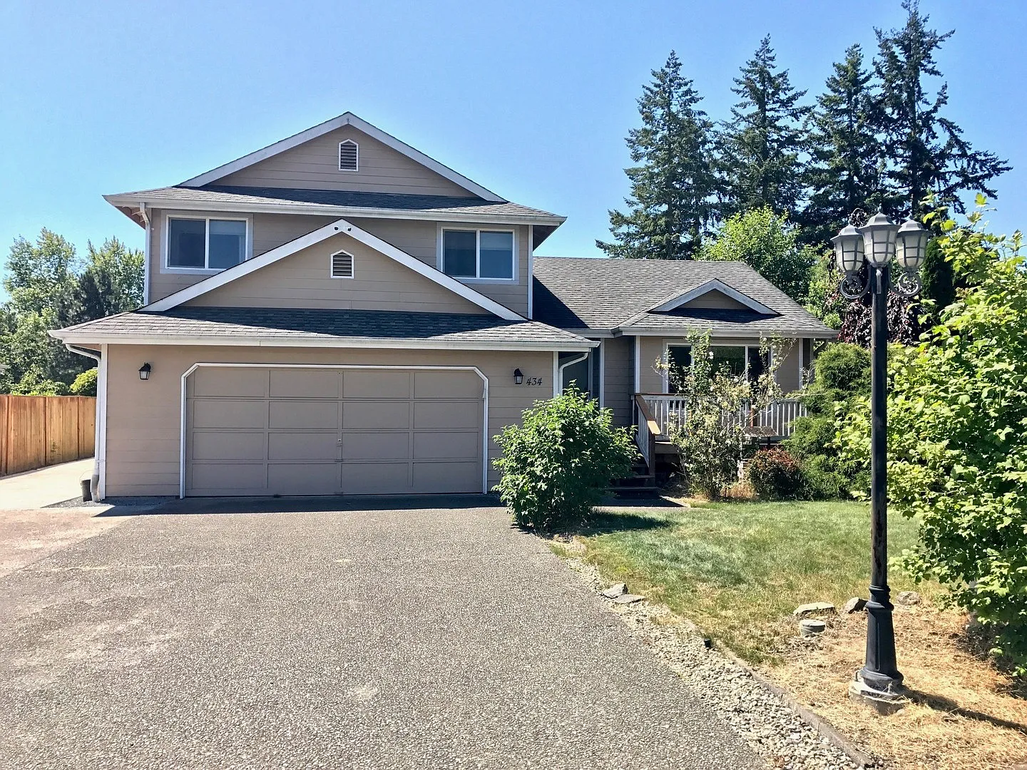 3 Bedroom Pacific Home Packed with Features!! — Photo 1