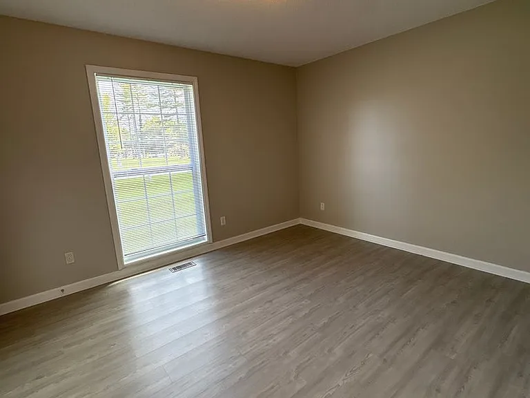 718 Doak Rd — Photo 22