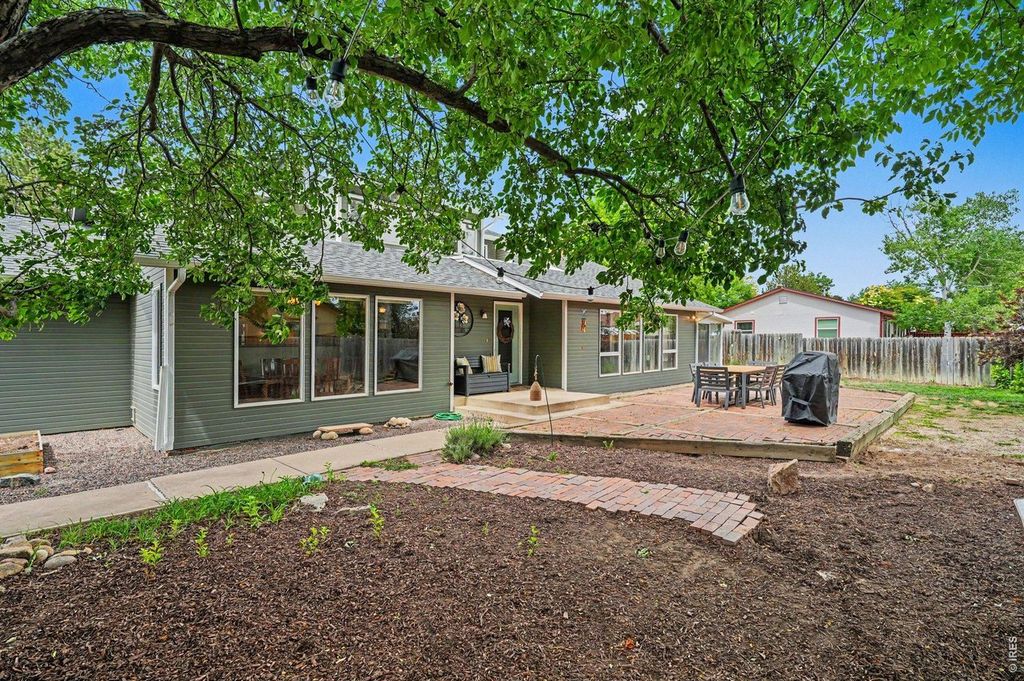 2126 Genoa Ct
