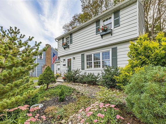 2nd image of 35 Gregory Hill Rd
