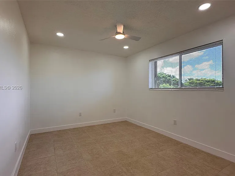 8401 SW 107th Ave #331E — Photo 32