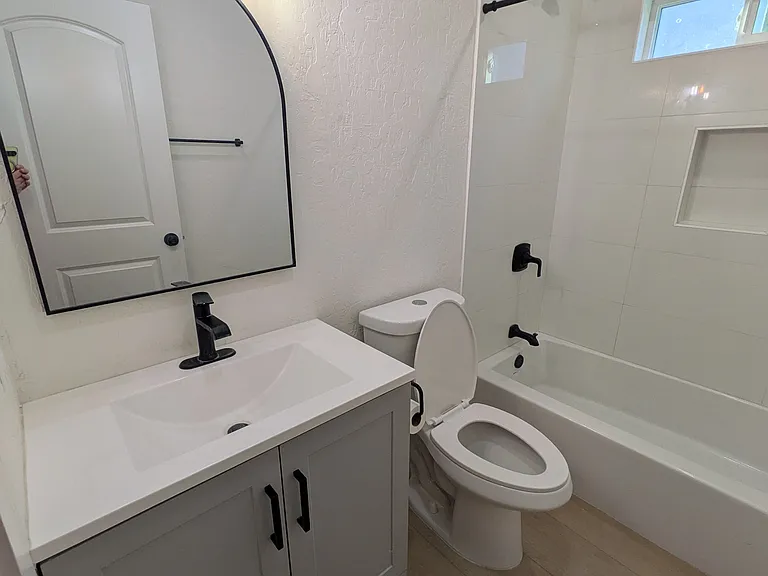 820 S Lloyd St — Photo 10