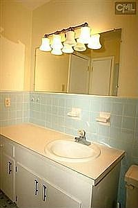 3rd image of 606 Knollwood Dr