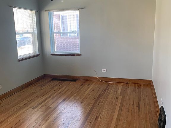 3rd image of 861 N Ogden St