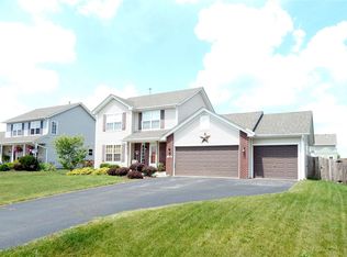 739 Ballymore Rd, Roscoe, IL 61073