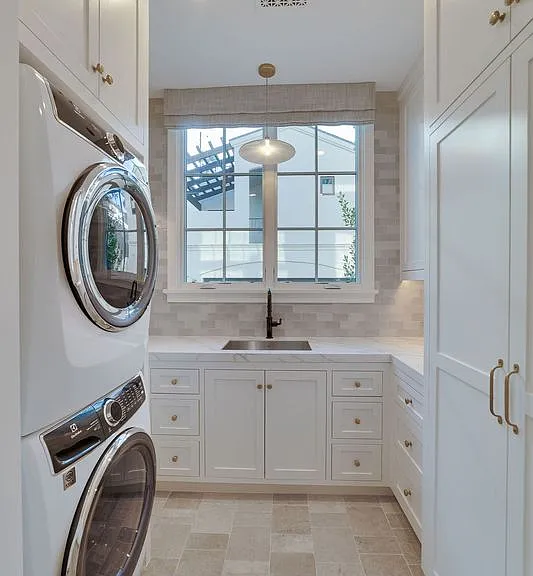 2820 Bayview Dr — Photo 17